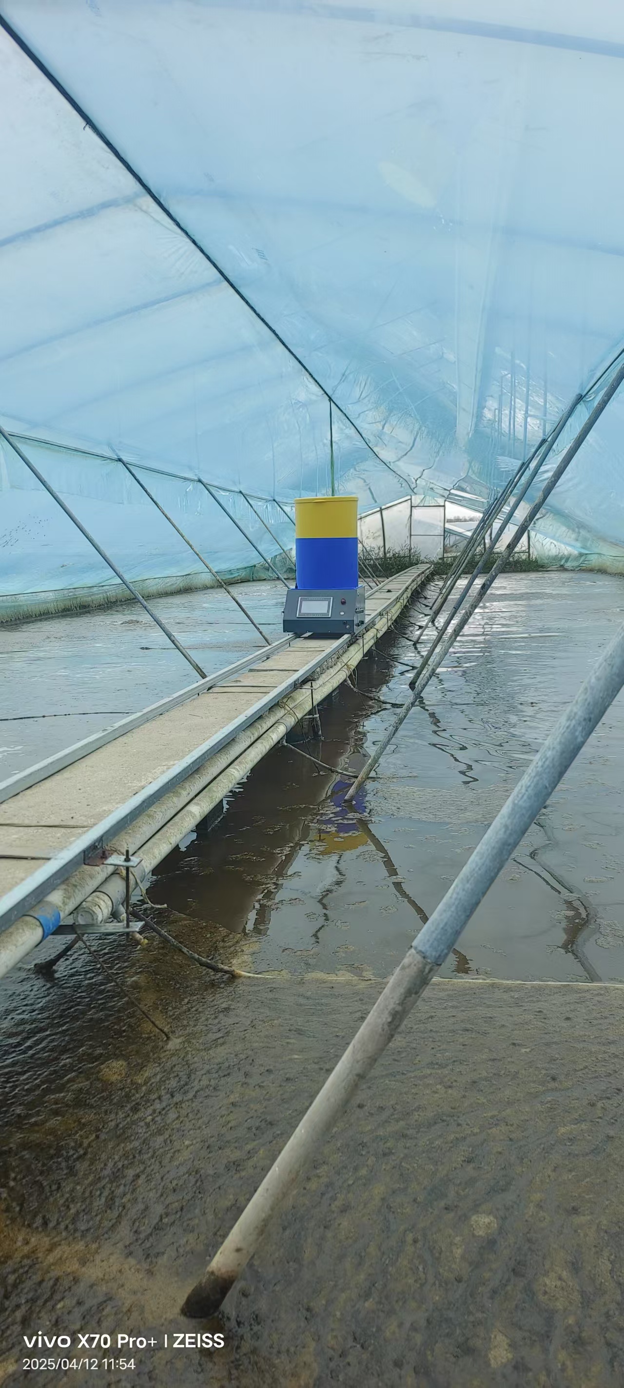 小棚虾智能投喂机器人